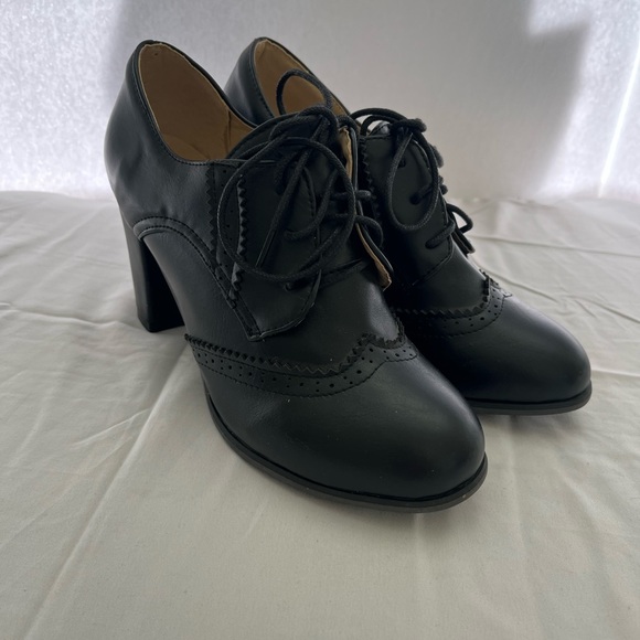 Shoes - Women's Black Stacked Heel Lace-Up Brogue Oxford Shoes Size 37 New without Box